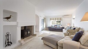 Lounge with TV including full sports package.