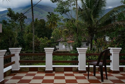 Posh Rooms/Peaceful and Green Part of Munnar