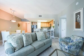 Palms 2301- Living Area