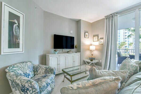 Palms 2301- Living Area