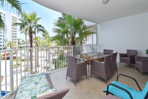 Palms 2301- Balcony