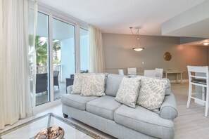 Palms 2301- Living Area