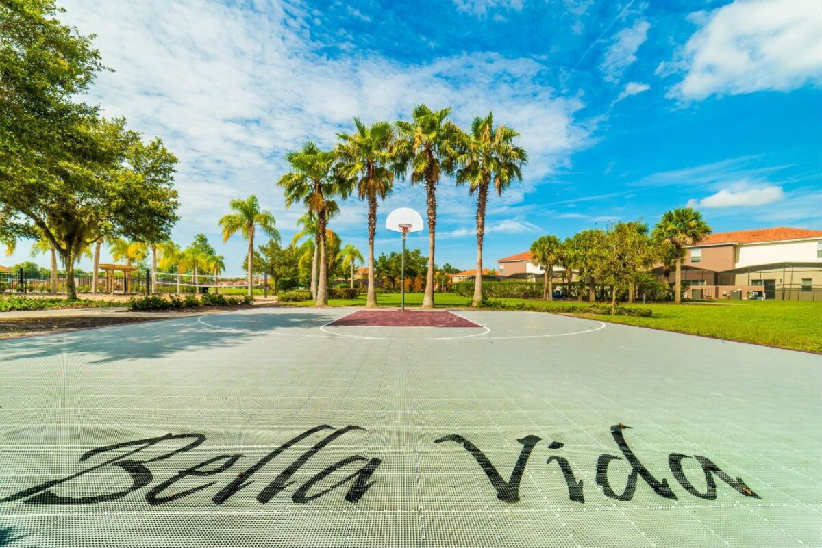 New Listing! Bella Vida Resort, 7mi to Disney & 11mi to Universal – BT214682