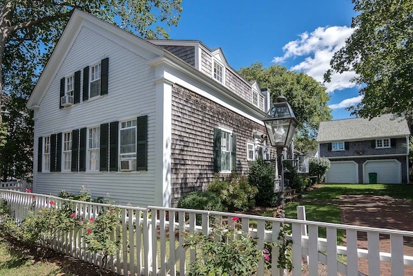 Classic Colonial In The Heart Of Edgartown Village