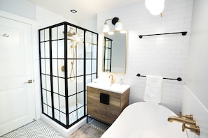 All New Remodeled Guest Bathroom w/designer high quality fixtures