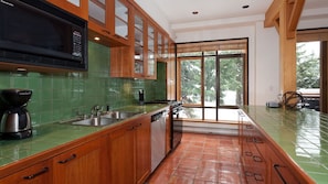 Large kitchen with breakfast bar