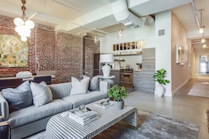 Image of Luxury Living Space in Downtown Atlanta Rental.