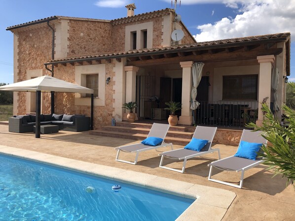Finca Jenta Front