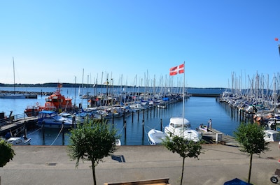 Apartamento con vistas al puerto deportivo y al fiordo de Kiel.
