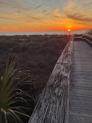 Taken February 25, access 32! 3 min walk to stunning Edisto sunsets year-round!