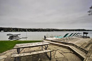 Spend your days relaxing at this lakeside New Era cottage on Stony Lake.
