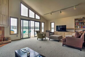 Enjoy majestic lake views right from the comfortable living room.