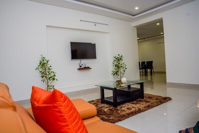 Three Bedroom Serviced Apartment With Fully Equipped Kitchen - Cloud9Homes