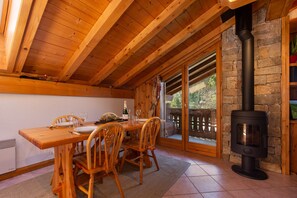Access to the balcony from the dining area