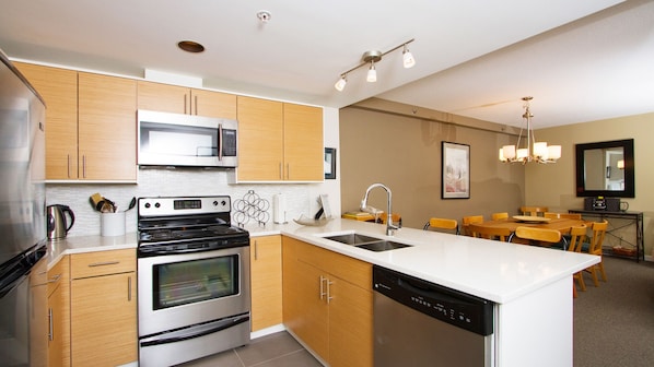 Open concept living, kitchen, and dining