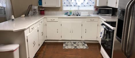 Full kitchen