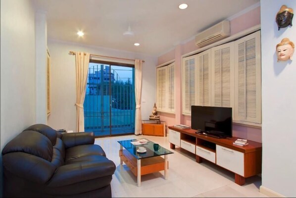 Argyle 1 Bed (3) 80 m2 Phratamnak