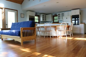 Kitchen/living room