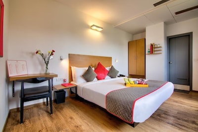 Fresh&Charming Stay with Artwork Rooms@Bangalore