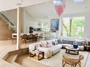 Living/dining area