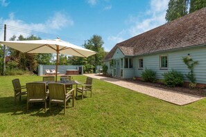 Brook Cottage Garden - StayCotswold