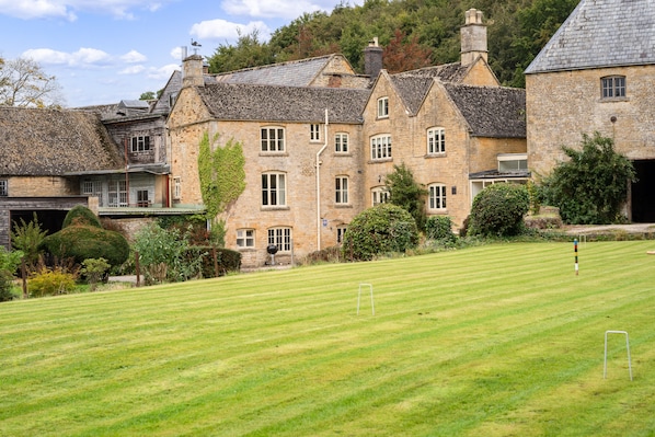 Old Brewery House - StayCotswold