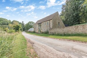 Waterhead Barn - StayCotswold