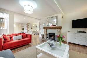 Waterhead Barn Sitting Room - StayCotswold