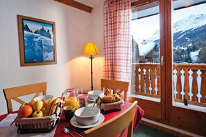 Welcome to our cozy mountain apartment!