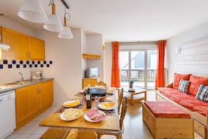 Escape to our 2 bedroom apartment in the mountains!