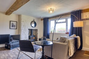 Honey Cottage Sitting Area - StayCotswold