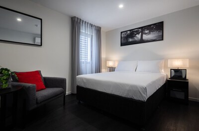 Ascot Budget Residences - Close to Brisbane Airport & Racecourses