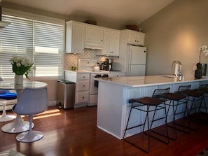 Kitchen/Dining Area