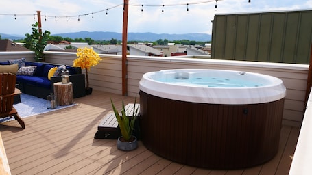 Rooftop Oasis with Hot Tub and views of the Front Range & Horsetooth.