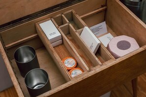 Bathroom amenities