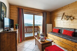 Stay in our cozy and charming apartment in the mountains!