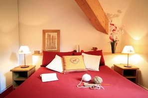 The two bedrooms may feature a variety of bedding configurations - let us know what you prefer!