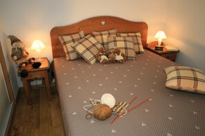 Please specify any bedding preferences with our team upon booking.