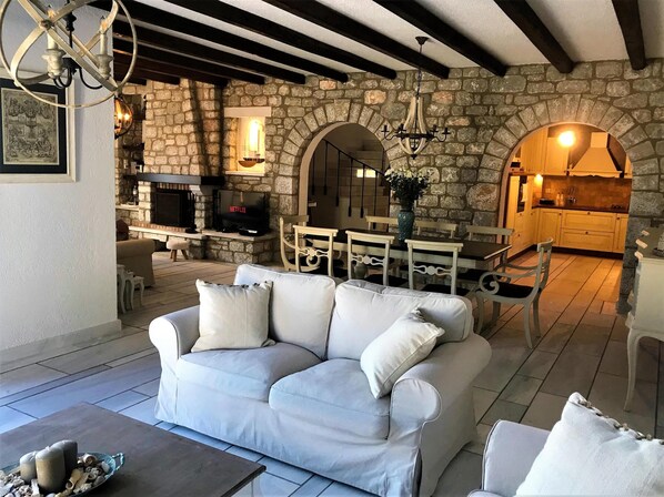 Interior - 1st floor
