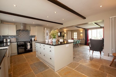 Beautiful Family Farmhouse set in unspoilt countryside Vale of York