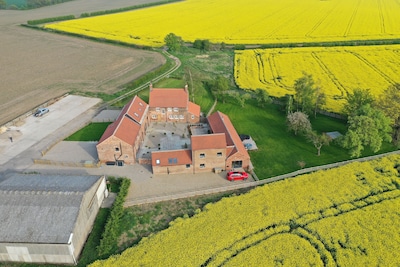 Beautiful Family Farmhouse set in unspoilt countryside Vale of York