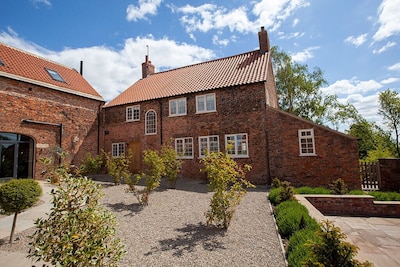 Beautiful Family Farmhouse set in unspoilt countryside Vale of York