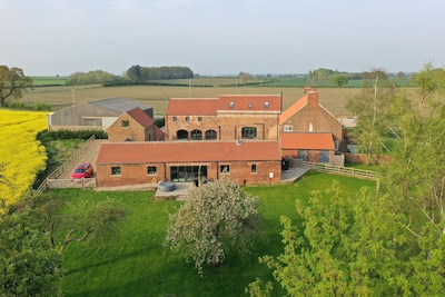 Beautiful Family Farmhouse set in unspoilt countryside Vale of York