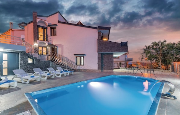 pool