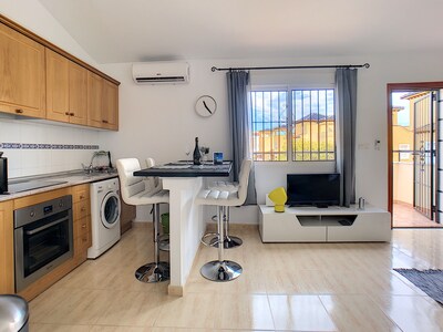 A corner of paradise on the Costa Blanca - 2 bedroom apartment for 4 people