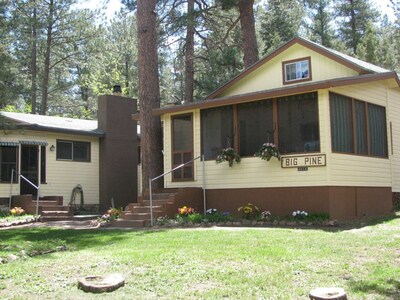 Big Pine Cabin/ 4 bedrooms/ 1 1/2 bath