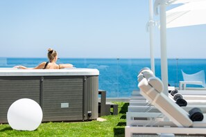 For a touch of added relaxation guests will find an outdoor heated spa whirlpool