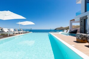 Private heated swimming pool and special children’s pool compartment!