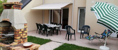 Agréable maison située à 400m de la plage. Jardin entièrement  clos.