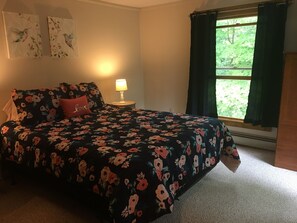 Queen bed in upstairs BR 2